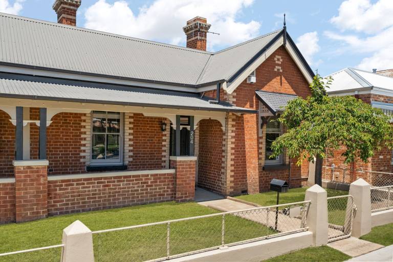 House  Bathurst