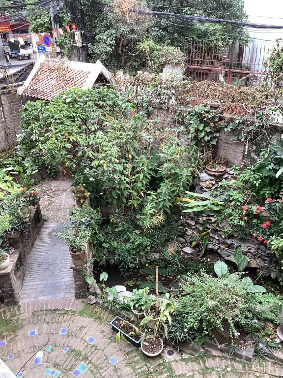 Villa with pool, garden & barbecue in Hanoi