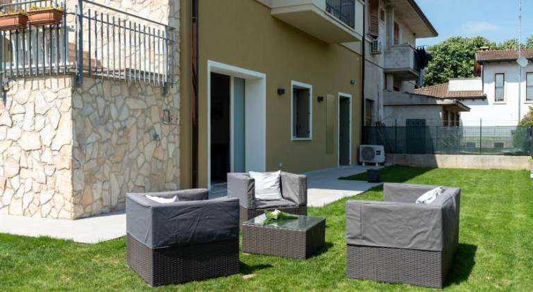 Rental apartment with yard | Pet-friendly — photo 3