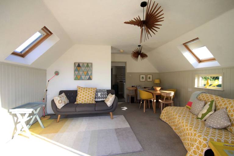 Pet-Friendly Cabin Rental by a Lake near Birmingham, England — photo 2