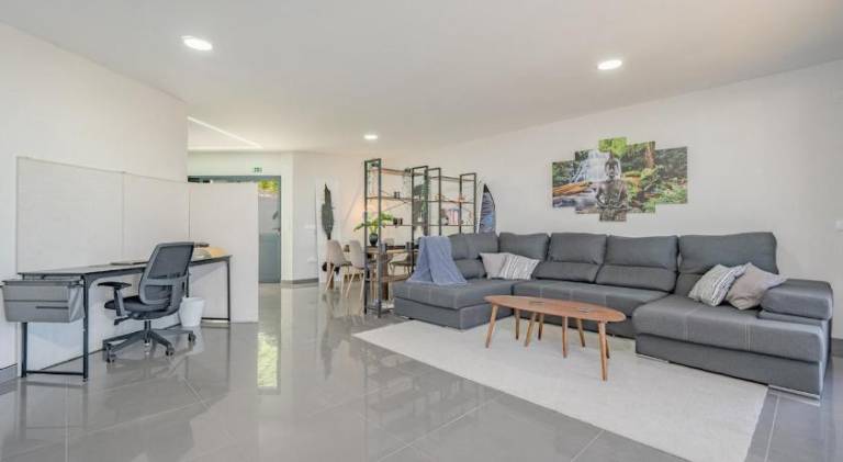 Beautiful vacation home with pool | Pet-friendly — photo 3