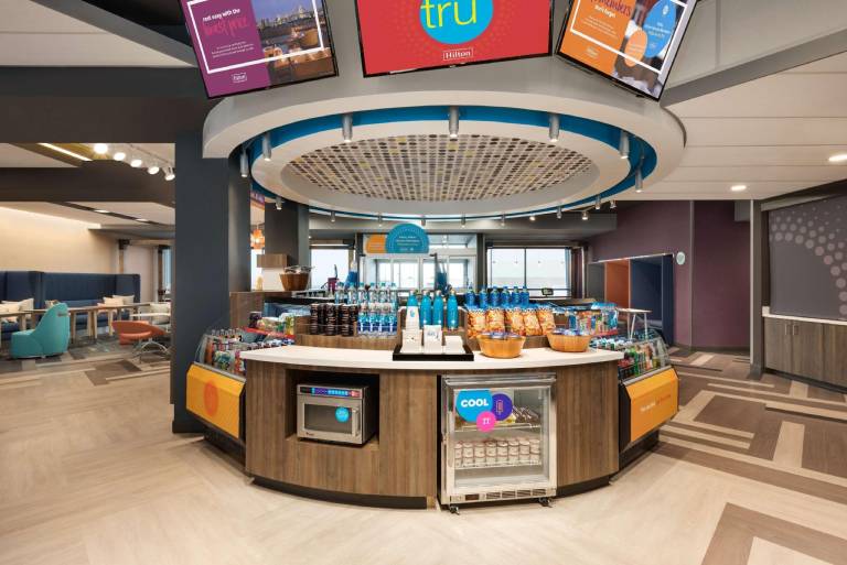 Tru by Hilton Cedar Rapids Westdale — photo 4