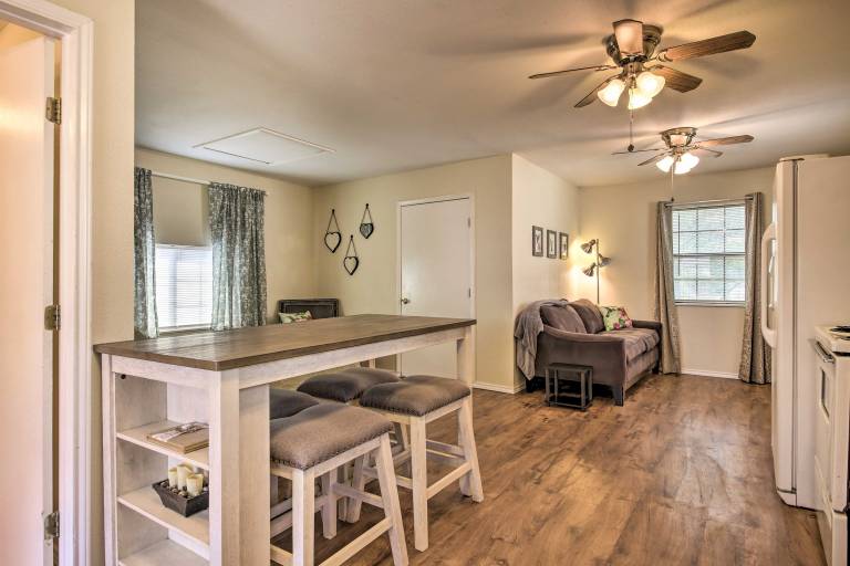 Cozy Canyon Lake Cottage: 1 Mi to Guadalupe River! — photo 3