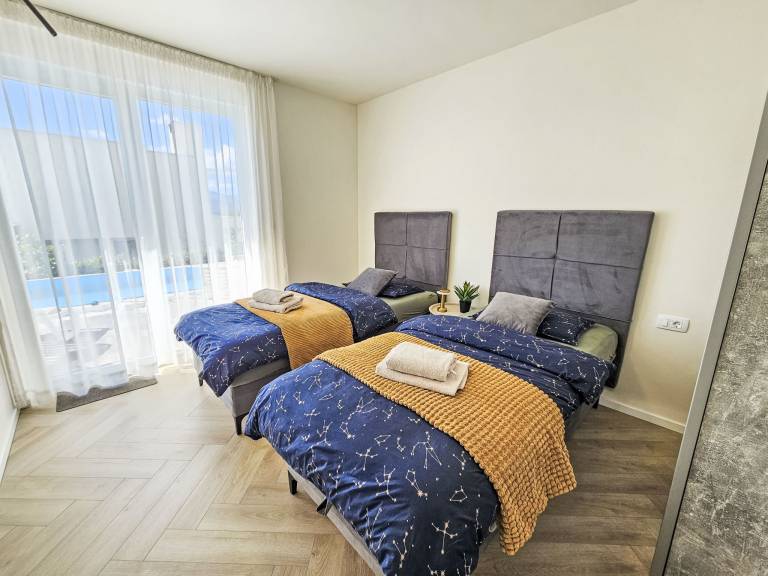 Fully equipped vacation home with private pool, patio & grill | Pets allowed — photo 3