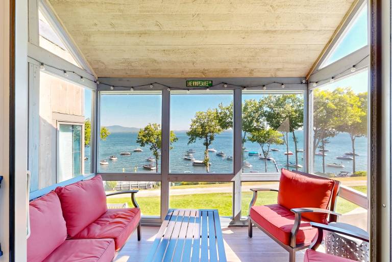 Condo Gilford