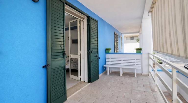Vacation home with patio — photo 2
