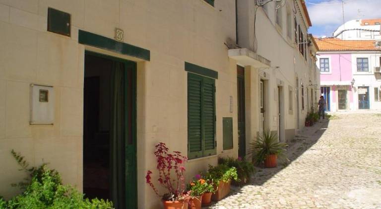 Holiday apartment with 2 rooms for 4 persons in Setubal