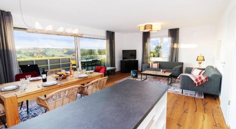 Spacious rental apartment with garden, terrace & grill | Suitable for remote work | Pets allowed in Scheidegg