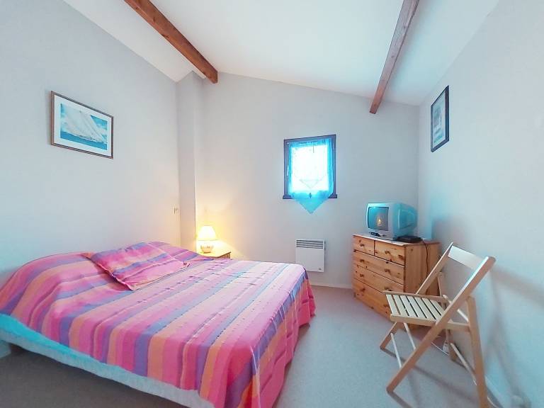 Fully equipped nice vacation home with yard & terrace | Pets are welcome — photo 4