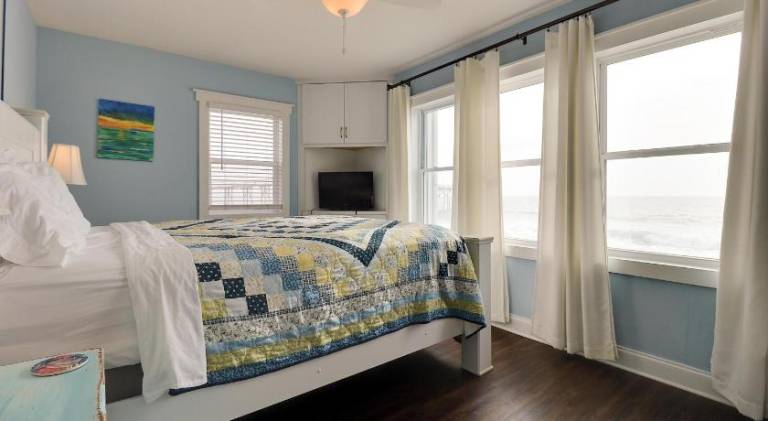 Oceanfront Carolina by Carolina Beach Realty — photo 2