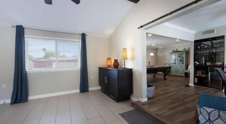 House with jacuzzi & pool — photo 5