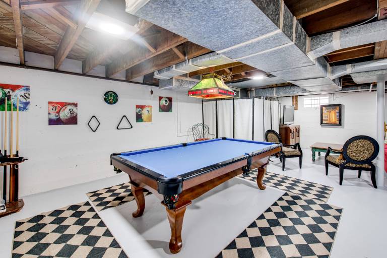 Bourbon Trail Fun: Dtwn Lebanon Home w/ Game Room — photo 2