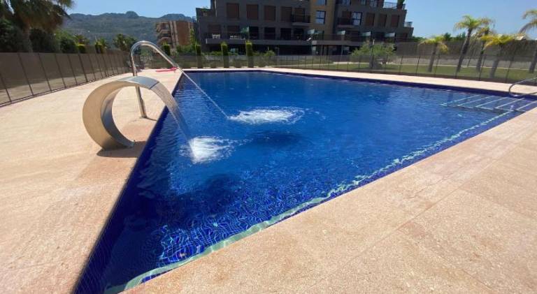 Rental apartment with yard, barbecue & pool in Denia