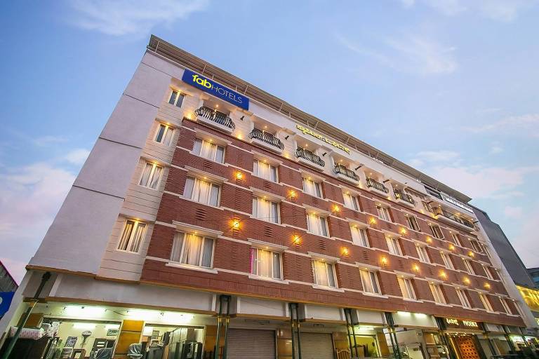 FabHotel Phoenix Resorts Nr M Chinnaswamy Stadium