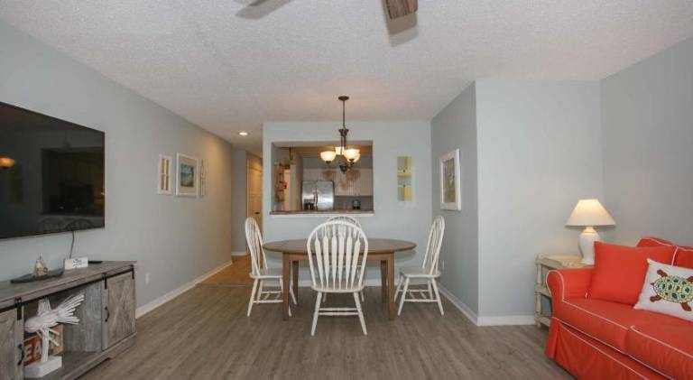 Pleasant vacation home with pool | Pets allowed — photo 5