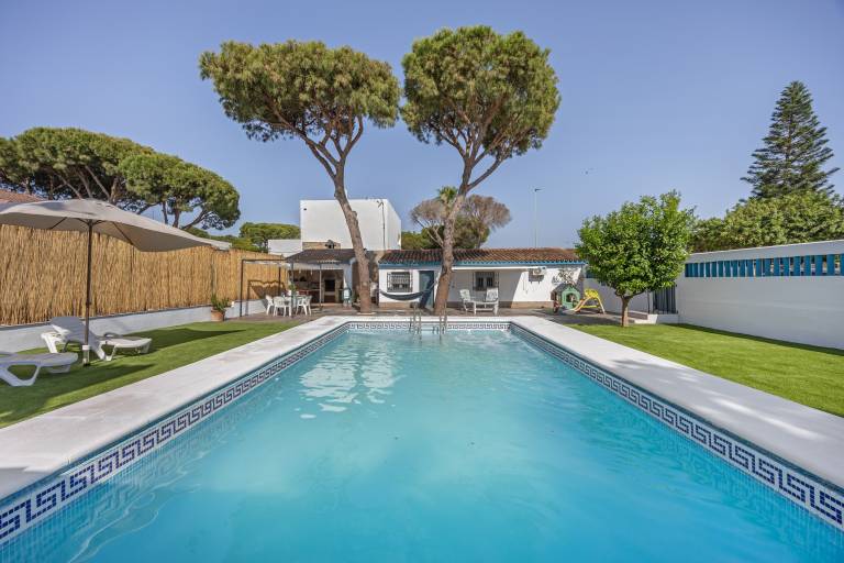 Holiday Home 'Melkart Loft Sancti Petri' with Private Pool, Wi-Fi and Air Conditioning in Chiclana de la Frontera