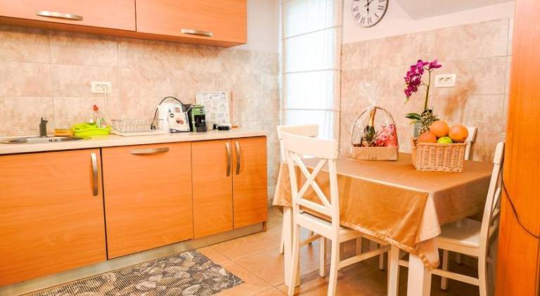 Holiday apartment with 2 rooms for 5 persons — photo 4