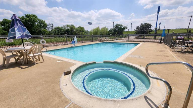 Motel 6 Ennis, TX — photo 4