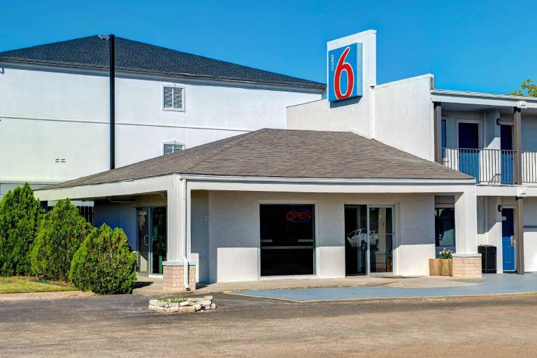 Motel 6 Sulphur Springs, TX in Sulphur Springs, TX