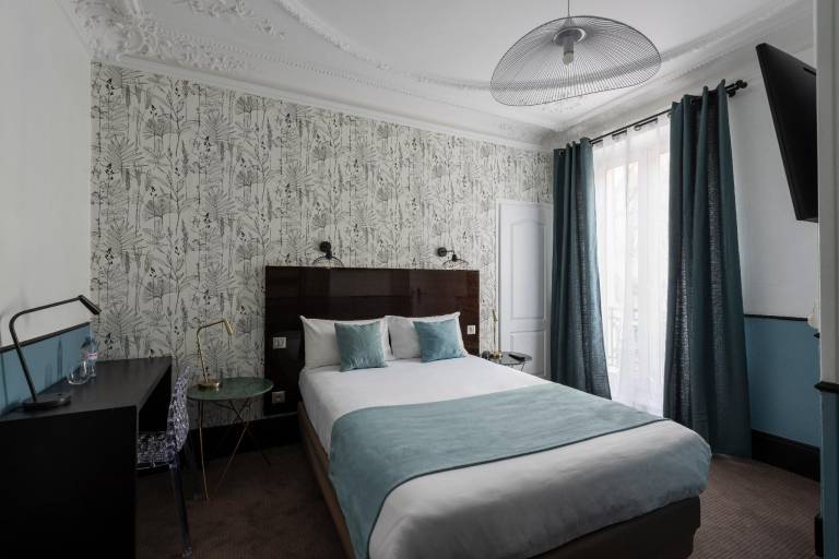Lennon Hotel Paris Gare du Nord in Saint-Denis