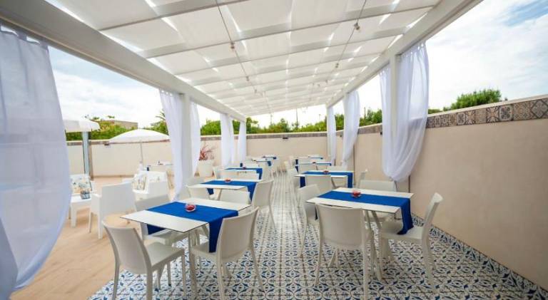 Vacation home with pool, terrace & barbeque — photo 4
