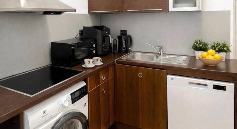 2BR 98m2 Old Town Apt with Pool Table and Free Parking! — photo 5