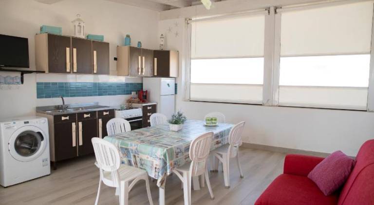 Apartment with patio — photo 5