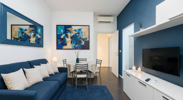 Serviced apartment with patio in Sesto San Giovanni