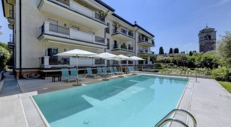 Holiday apartment with terrace & private pool | Pets allowed — photo 2