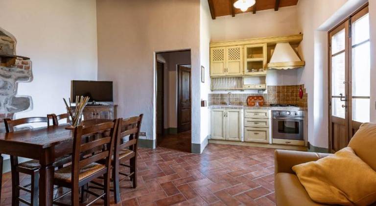 Charming holiday apartment with patio, yard & pool | Pet-friendly — photo 3
