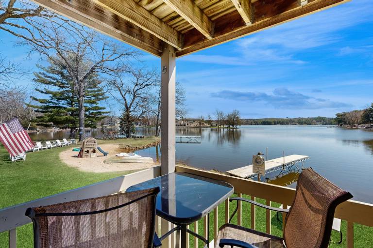 House Lake Delton