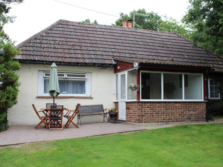 Family-oriented cottage with yard | Pets are welcome in Ringwood