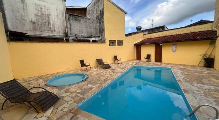 Apartment with pool — photo 4