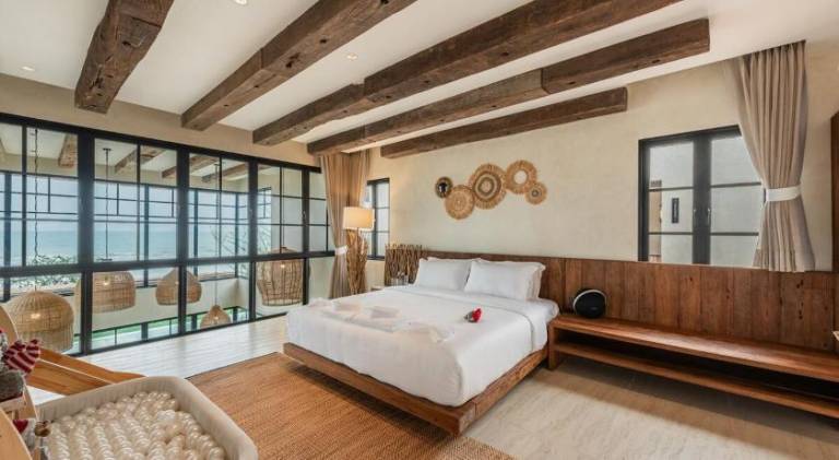 Ultra Luxury Beachfront 5 Bedrooms Pool Villa — photo 2