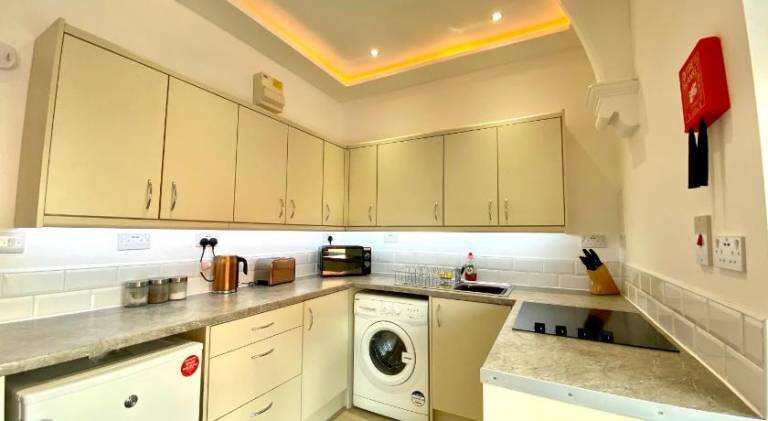 Princess Theatre Beach View Apartments by Blackpool Service Apartments — photo 3