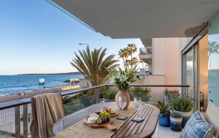 2 bed apt on beach in Cannes terrace & sea views - Cannes Bay — photo 3