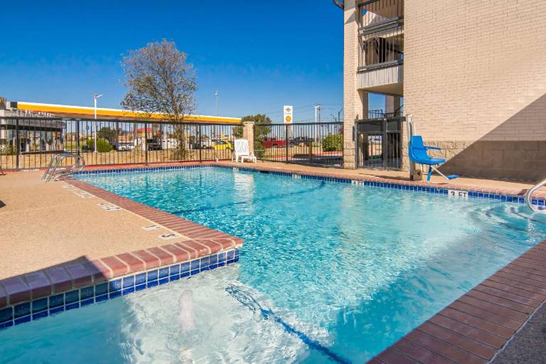 Quality Inn & Suites Weatherford — photo 4