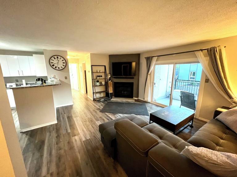 Condo  South Tuxedo