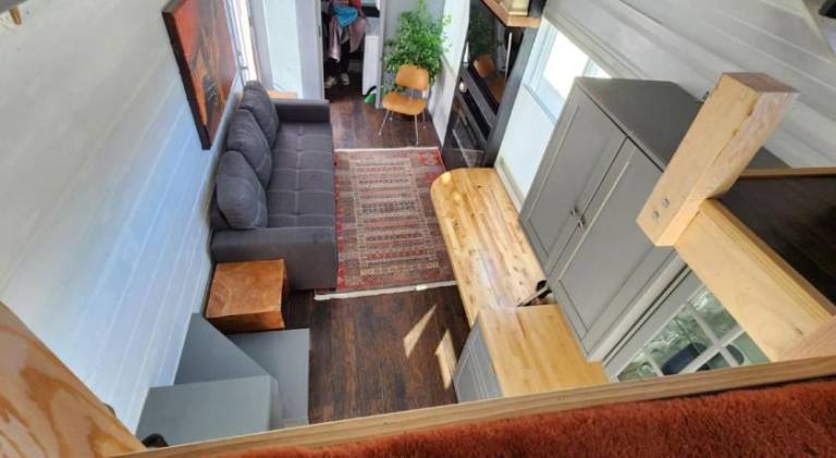 House with hot tub & pool — photo 5