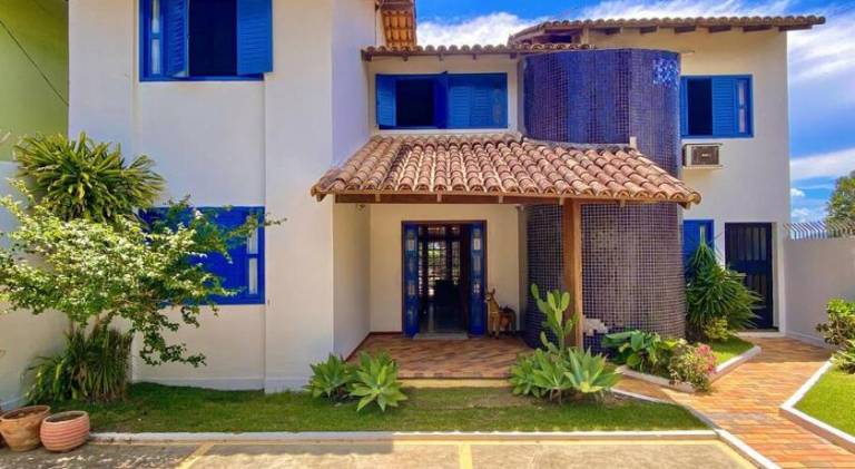 Vacation home with 5 rooms for 12 persons in Guarapari