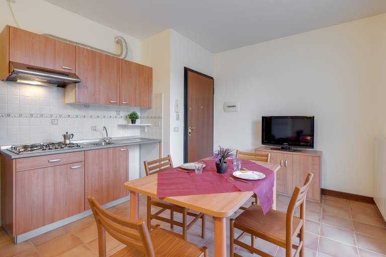Apartment with yard | Mountain view — photo 2