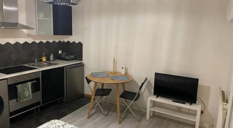 Holiday apartment with 1 room for 2 persons in Montrouge