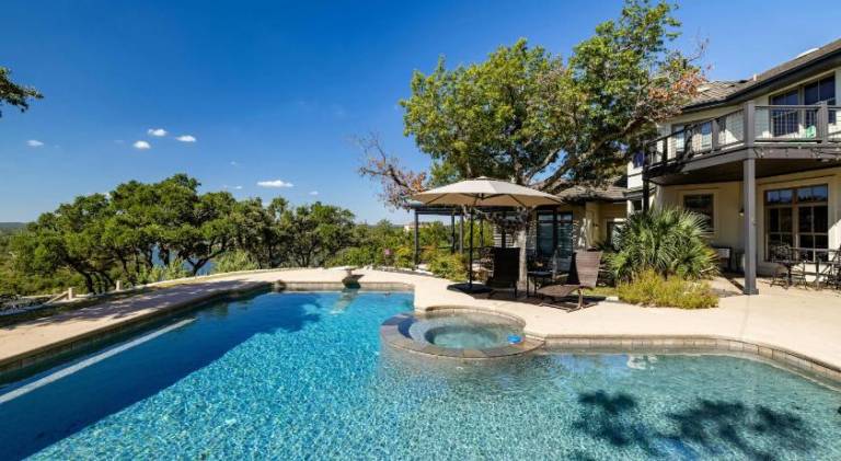 325 m&sup2; Ferienhaus