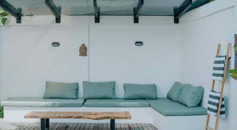Villa with pool — photo 4