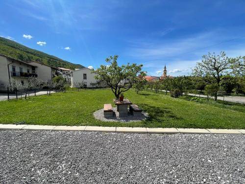 Apartma Podnanos