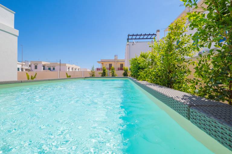 Children-friendly villa with private pool & barbecue | Pool view | Pets are welcome — photo 3