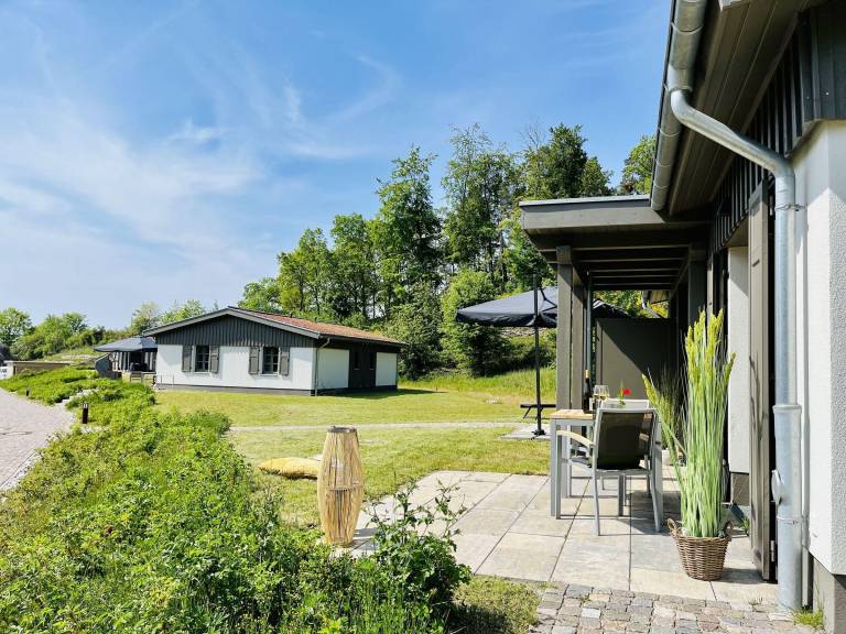 Family-oriented rental apartment with sauna, terrace & yard | Garden view | Pet-friendly in Putbus