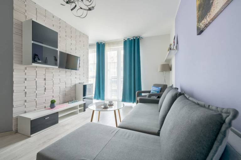 Family-friendly charming rental apartment with fast internet | Near St Mary’s Church | Pets are welcome — photo 4