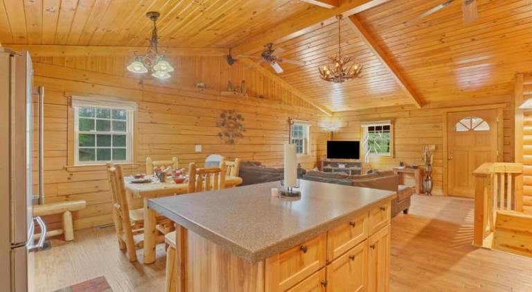 Vacation home with sauna & hot tub — photo 5
