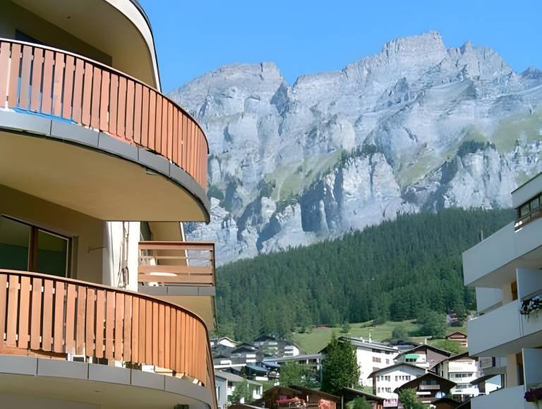 Holiday apartment with BBQ & terrace in Leukerbad